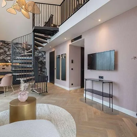 Der Valk Den Haag فاسّينار