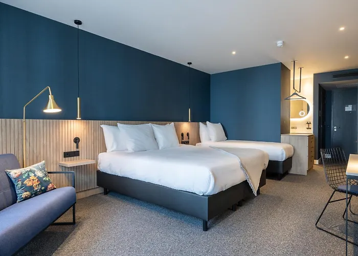 Der Valk Den Haag 4* فاسّينار